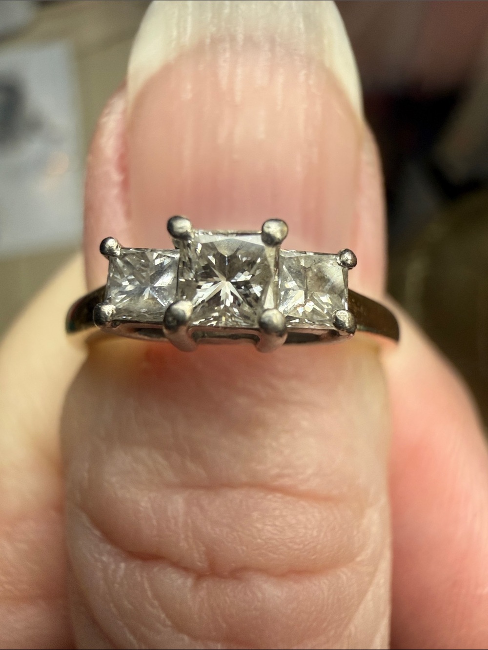 DIAMOND 3 stone 14k gold ring STUNNING size 5 3/4. Retail $1200 100% authentic - Picture 6 of 15